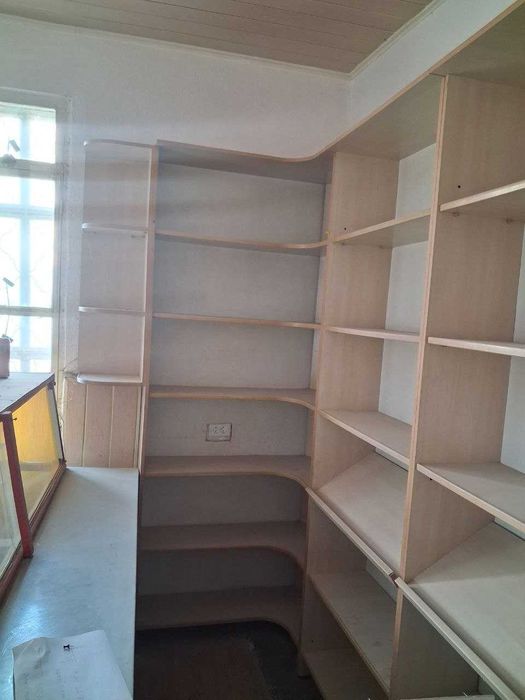 Magazin uchun tayyor polkala bor