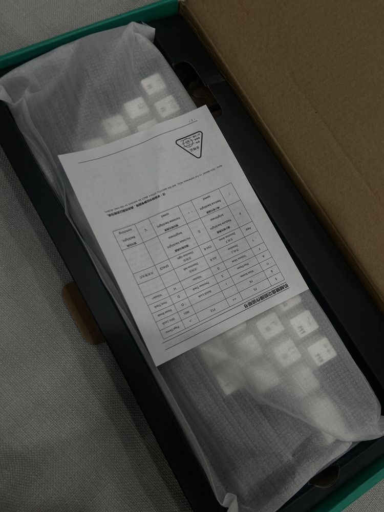 Leaven k620 keyboard, 61 key electronic RGB lighting system
