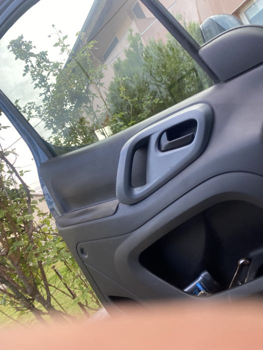 Moторче за  стъкло Пeго Партнер 2013  предно стъкло