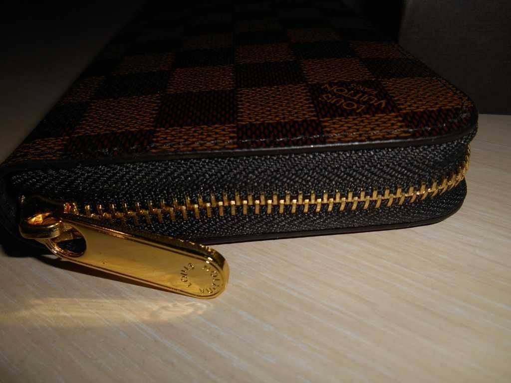 În stoc Portofel Louis Vuitton Zippi