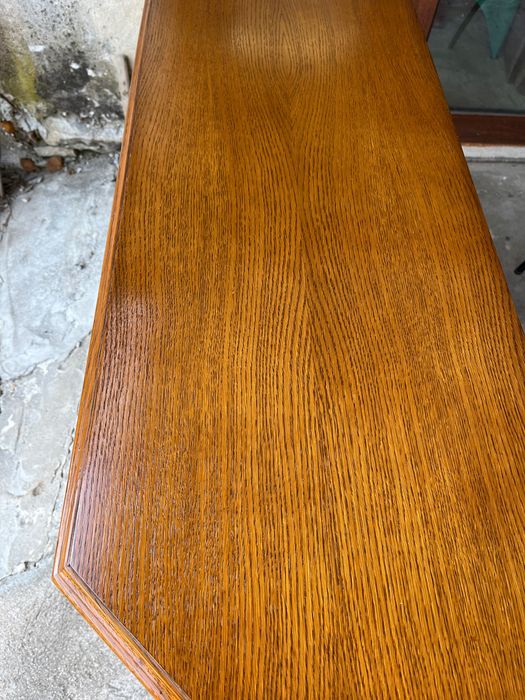 Дървен шкаф за хол