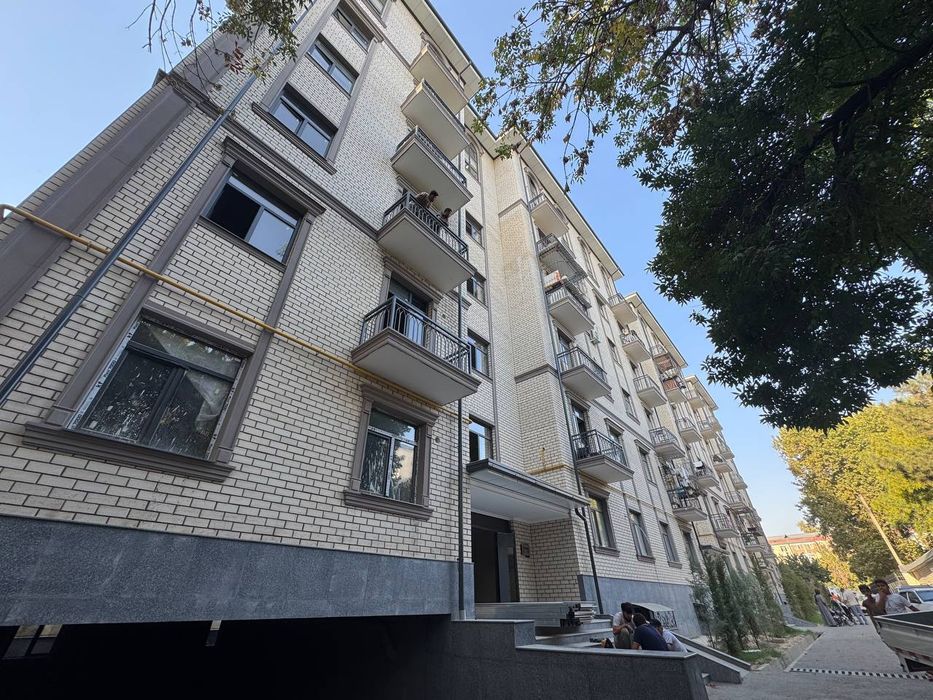 Сергели 1 . Дуплекс 6/7  200 квадрат Кирпич