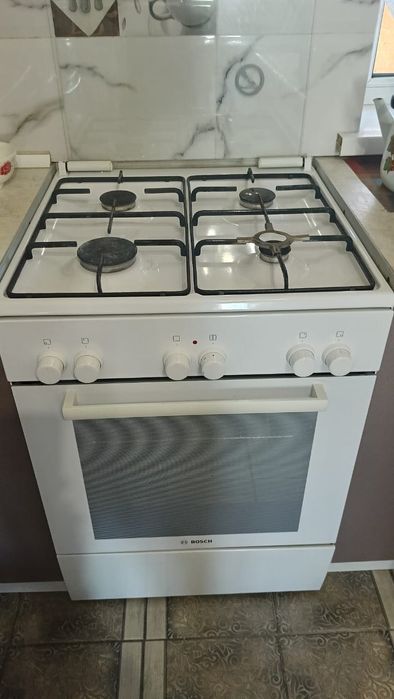 Газовая плита с духовкой