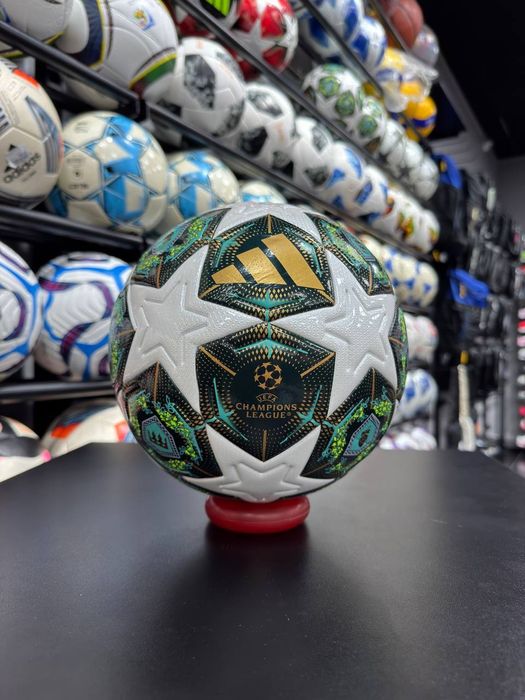 Мячик футбольный новый