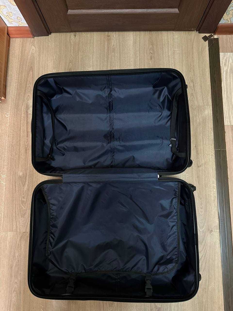 Продаётся чемодан для путешествий.