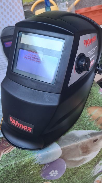 Mască sudură ALMAZ automată cu cristale lichide + mănuși CADOU