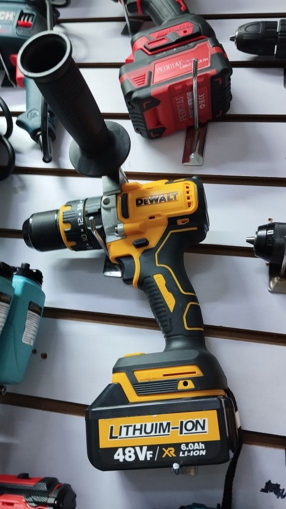 Шуруповерт,ледобур DEWALT