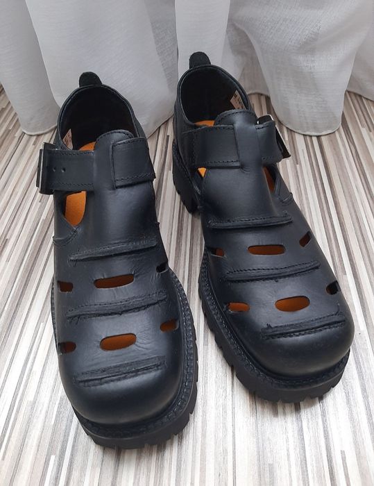 Pantofi noi piele cu bombeu metalic marime 43.