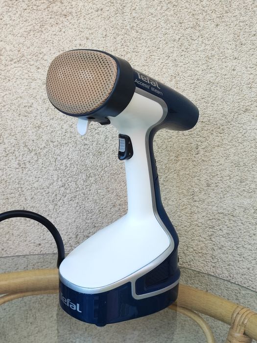 Fier de calcat vertical cu abur Tefal