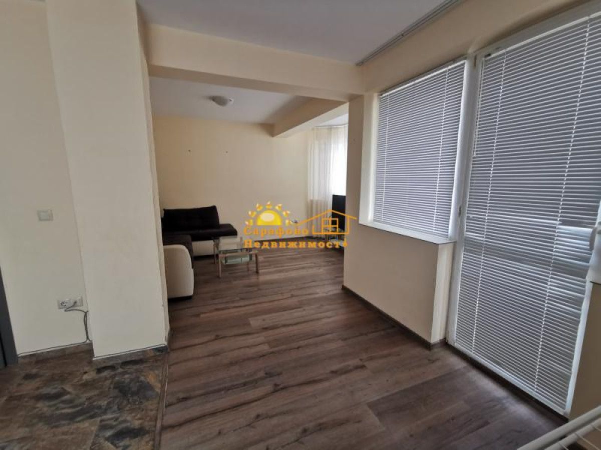 Дава се под наем Тристаен апартамент в Бургас, Сарафово - 100 кв.м за 612 € - Снимка #1