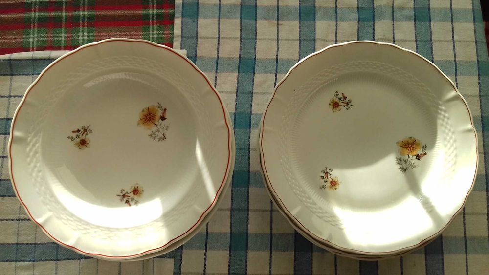 порцеланов сервиз за хранене