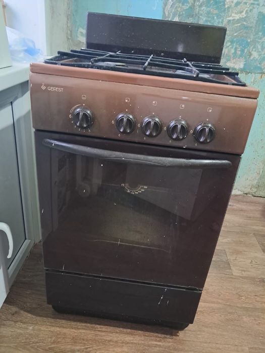 Продам газ плиту