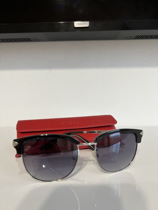 Ochelari de soare Guess