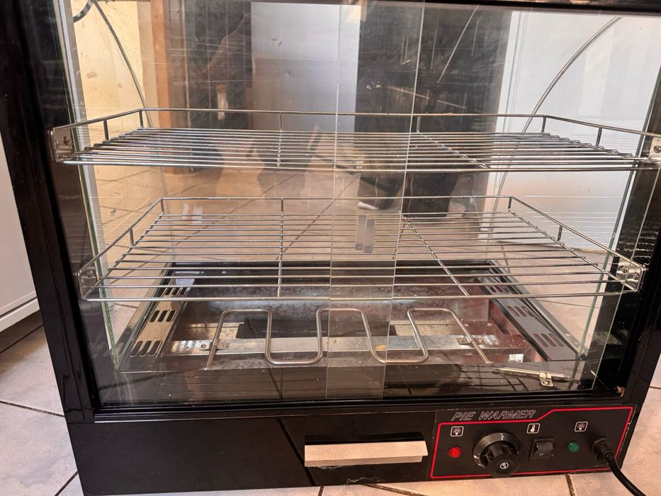 Vitrină caldă Pie Warmer – ideală pentru patiserii și cafenele