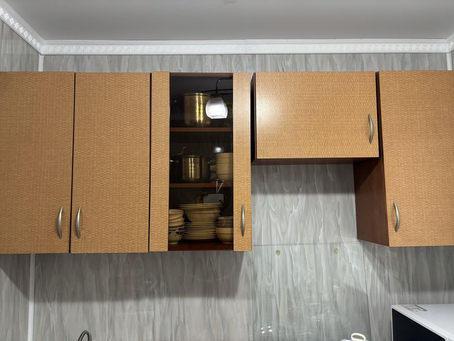 Гарнитур для кухни из 8-ми секции