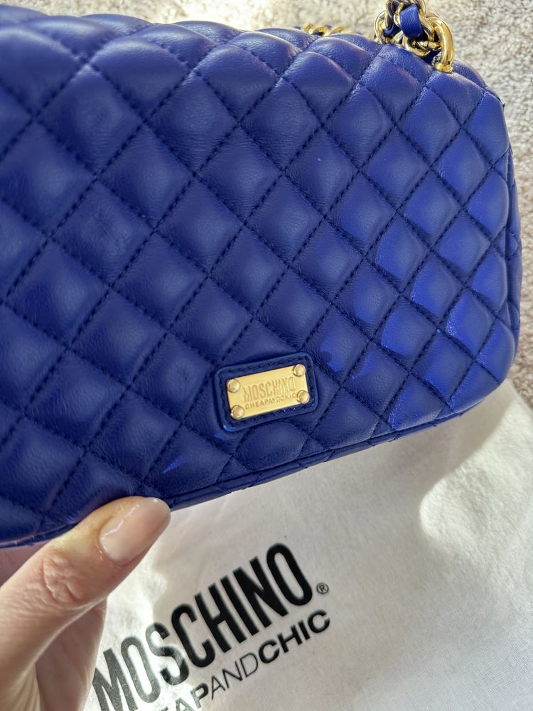 Малка чантичка Moschino