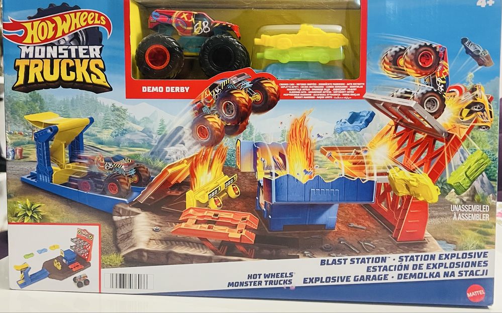 Hot Wheels Monster truck explosive garage