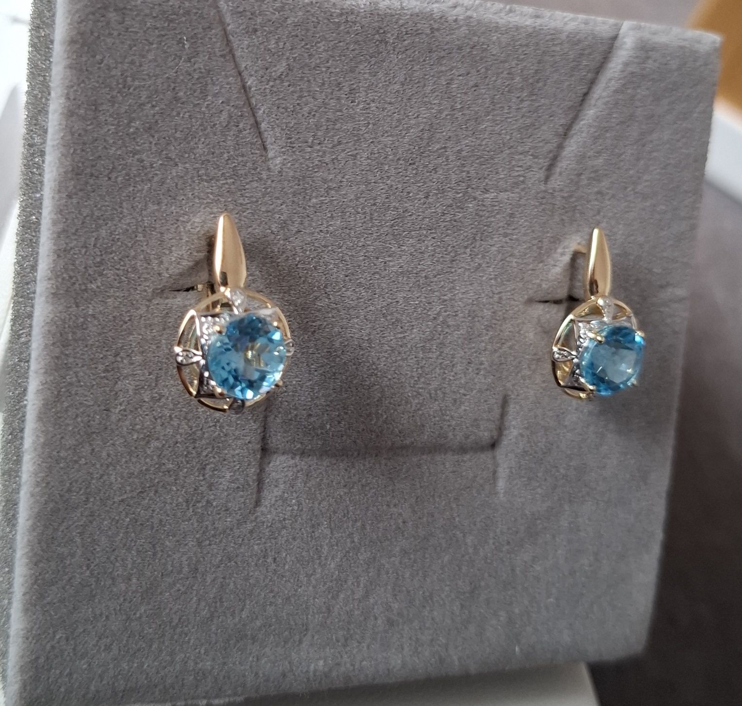 Cercei aur 14k diamante si topaz