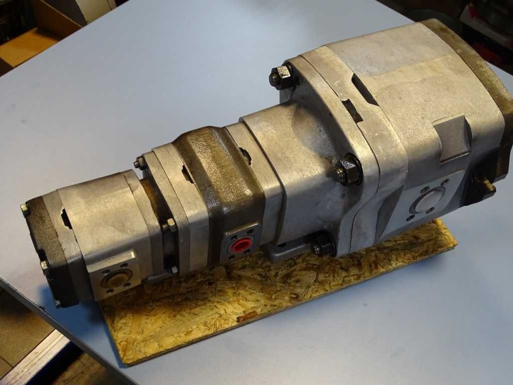 Хидравлична помпа VOITH IPH5/3/2-64/16/8 701 gear pump