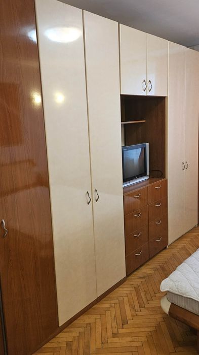 Apt 2 camere, Bucureștii Noi, in fața stației de metrou Jiului