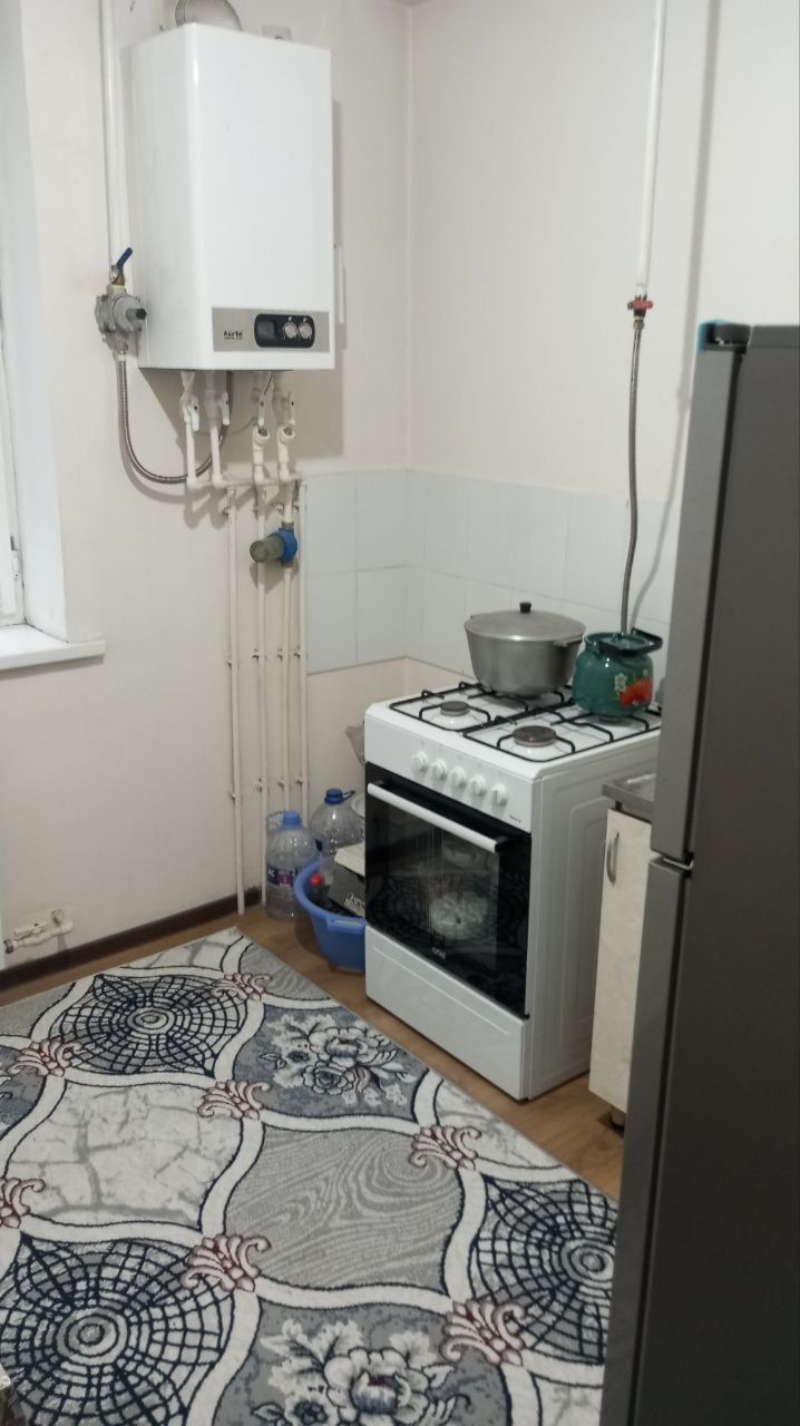 Srochna sotiladi sergeli 6A 2xona