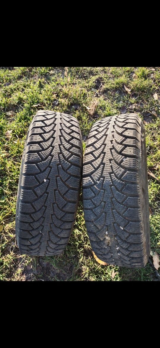 2 Anvelope iarnă aproape noi r13 cu jante