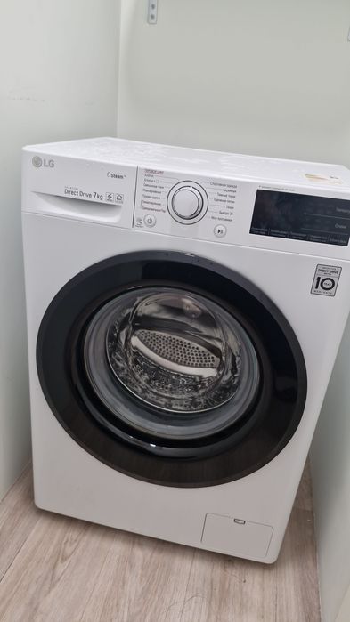 Стиральная машина LG, почти новая, продажа в связи с переездом