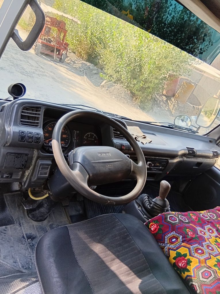 Isuzu sotiladi srochni