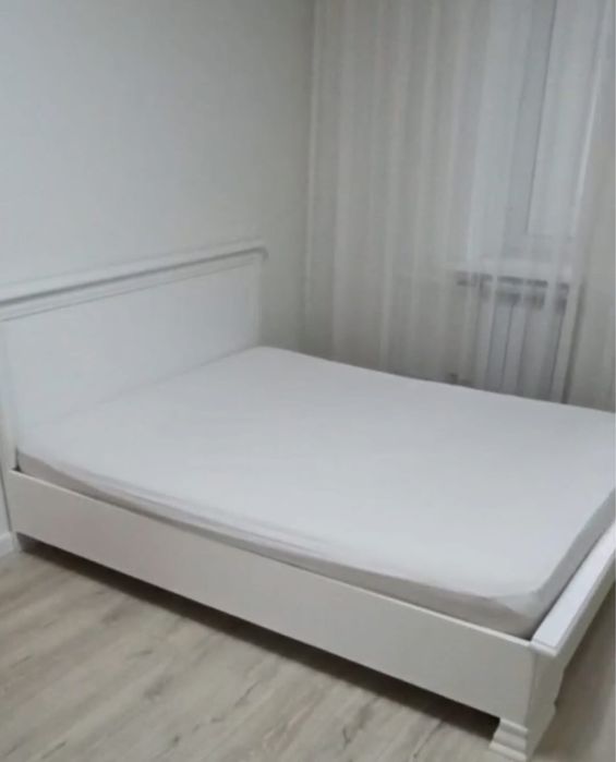 Кровать с тумбой