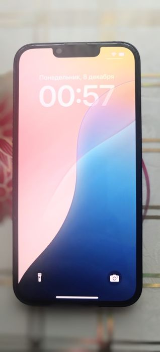 iPhone 13 в отличном состоянии