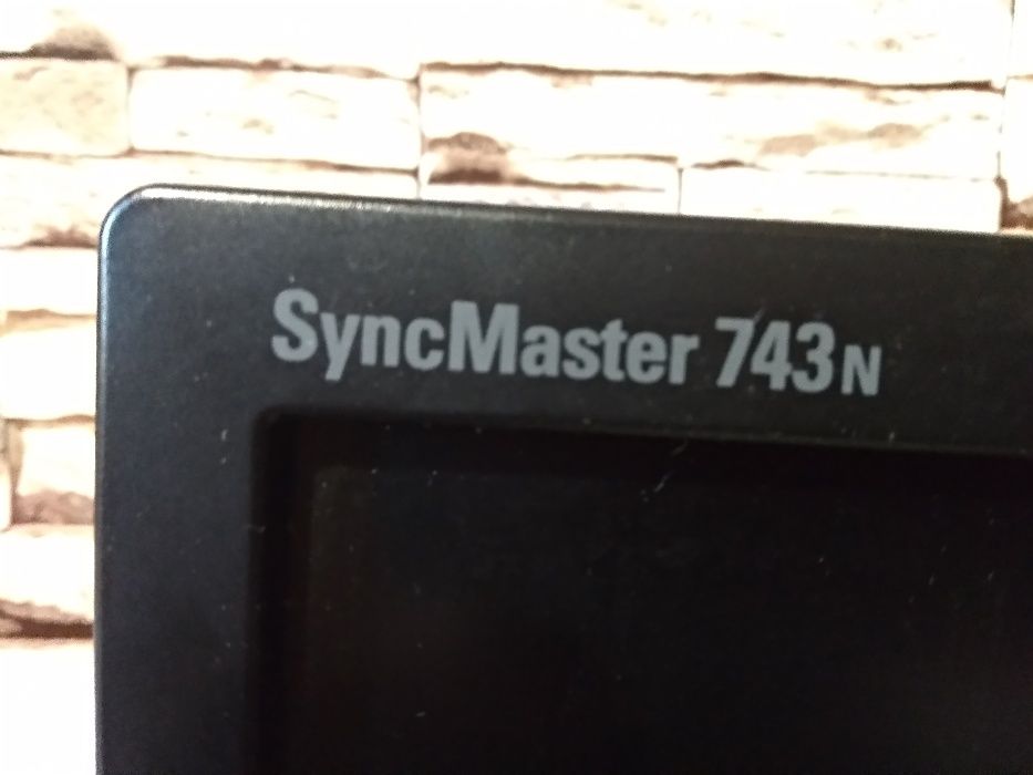 Компьютер Pentium-4 SincMaster 743n Samsung