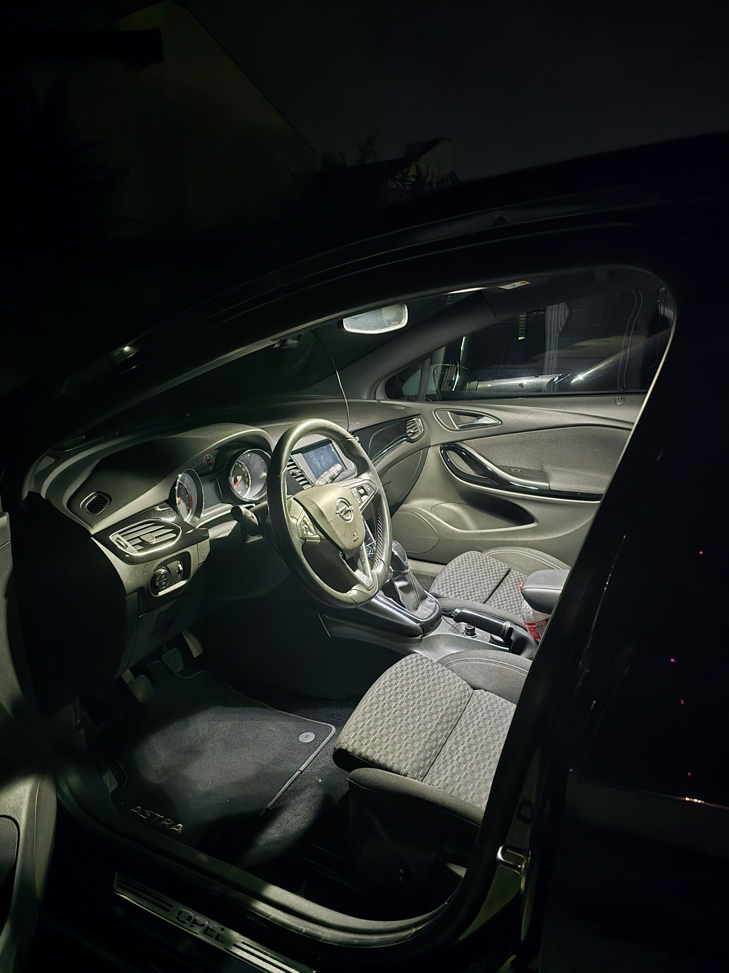 Vand Opel Astra K hatchback 1.6cdti 136hp 2016