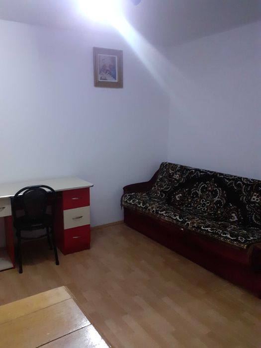 Închiriez apartament