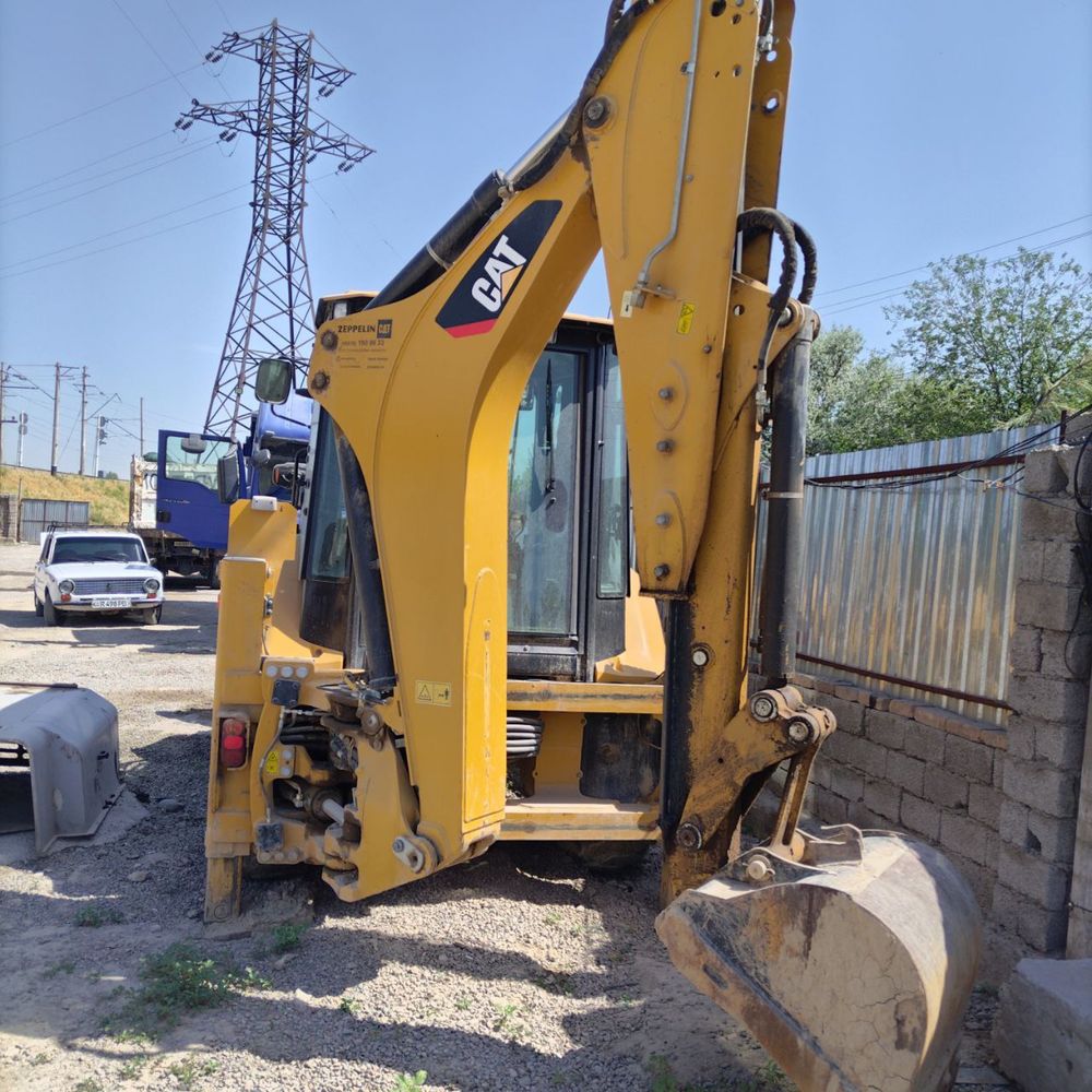 cat ekskavator pogruzchik srochna sotiladi ideal holatda