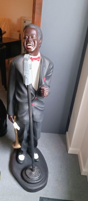 Statui pentru decorat o vitrina/ magazin/ bar