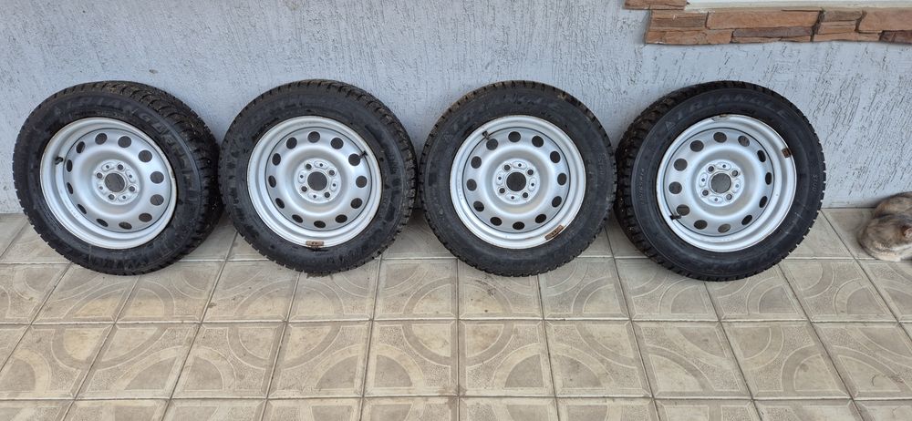 Продам шины на семейство ваз