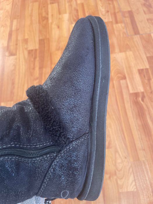 Vând UGGuri negre 36-37