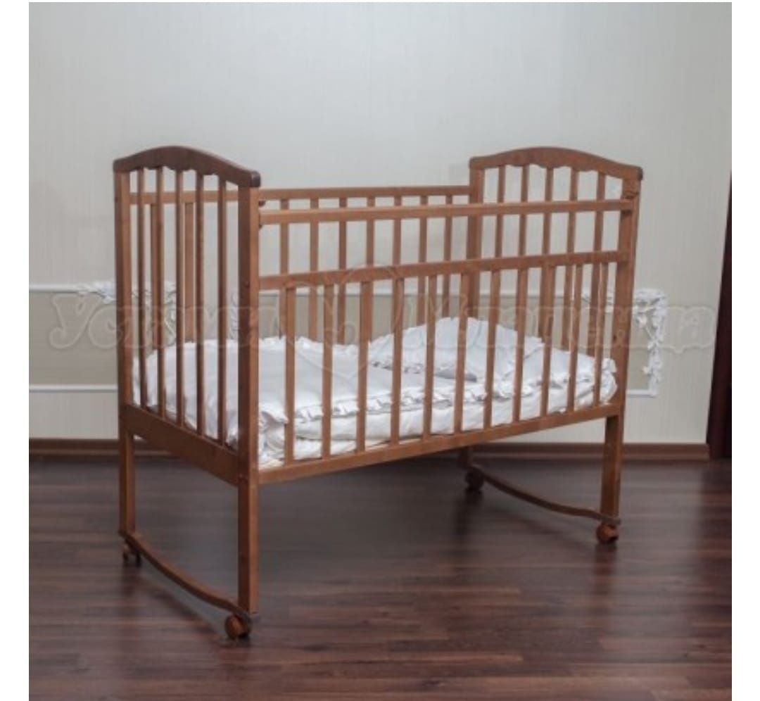 Детская кроватка, кроватка для новорожденных.