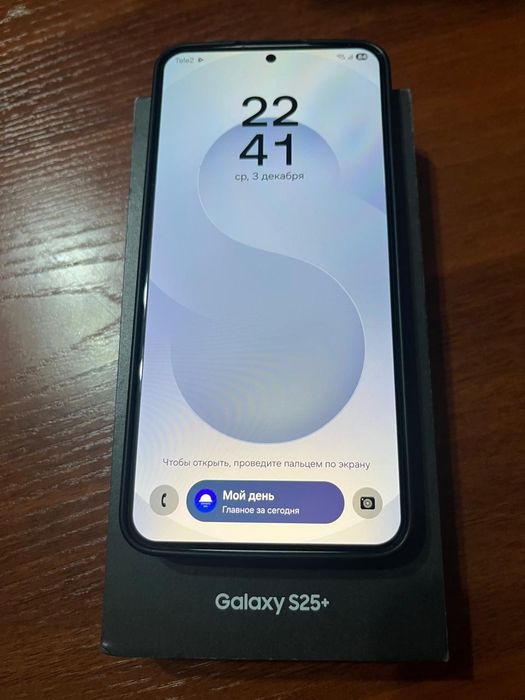 Самсунг S25+, 256 гб