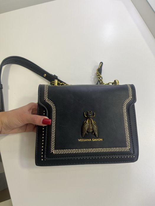 Черна и кафява чанта