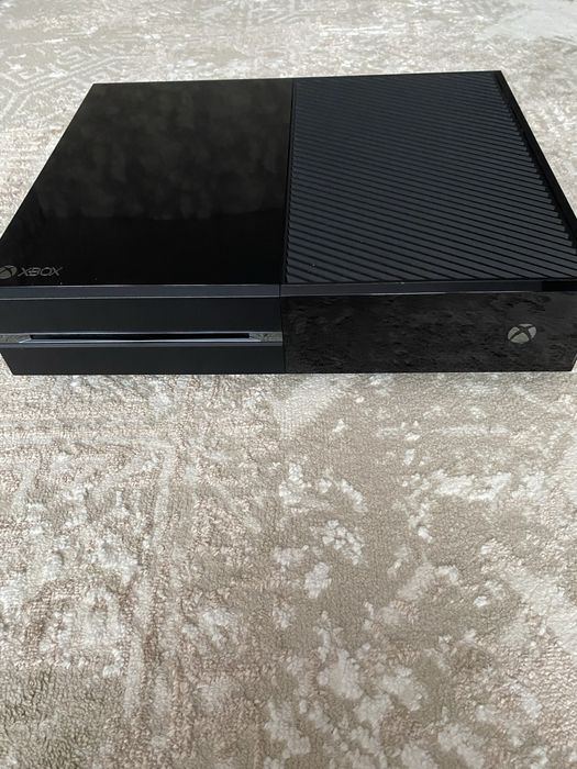 Продам Xbox One 500g