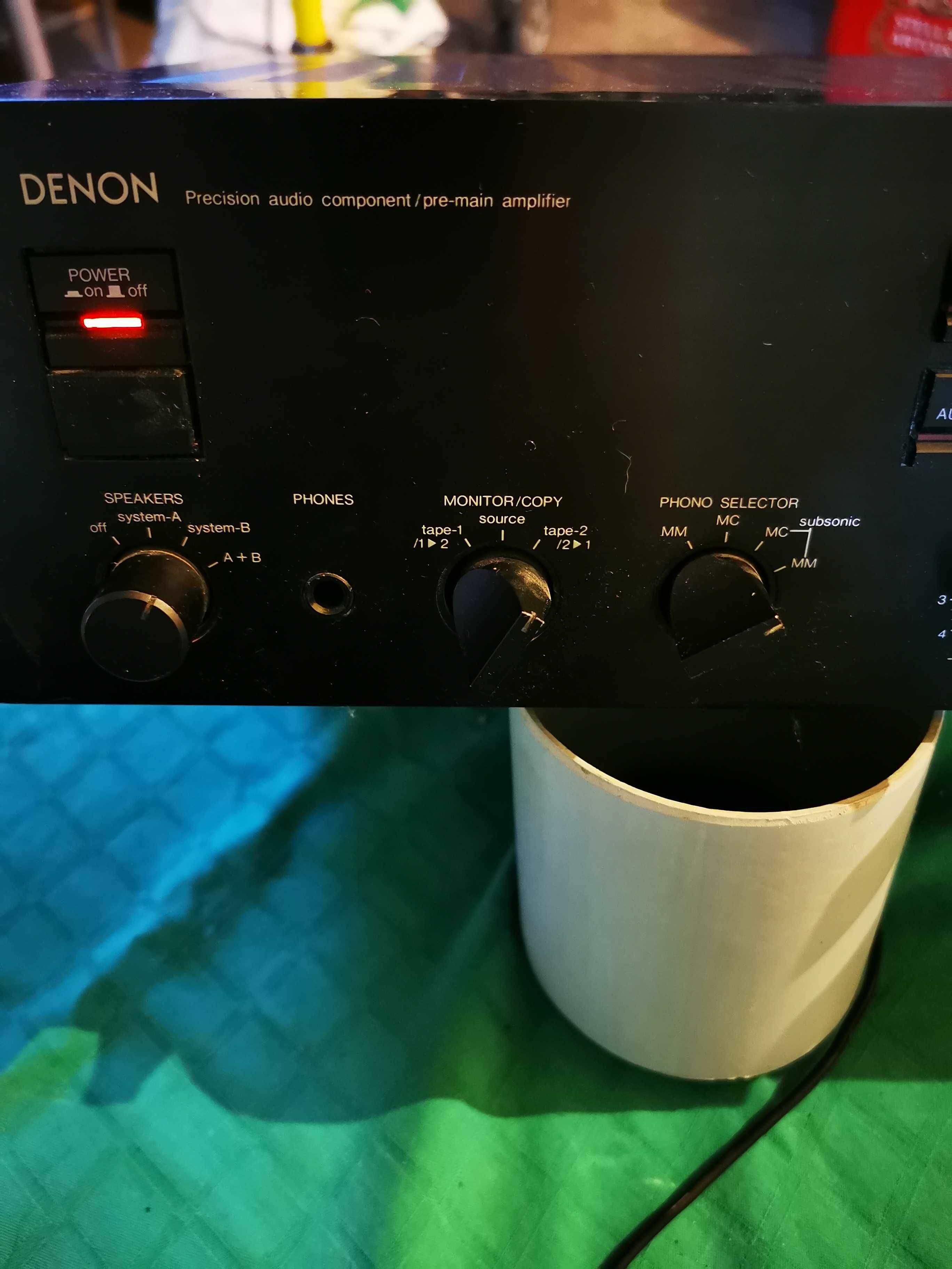 Amplituner marca Denon