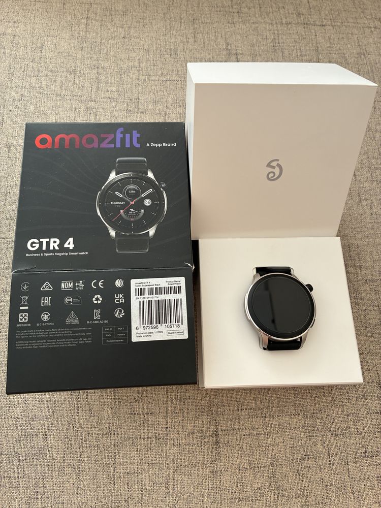 Смарт часовник Amazfit GTR 4