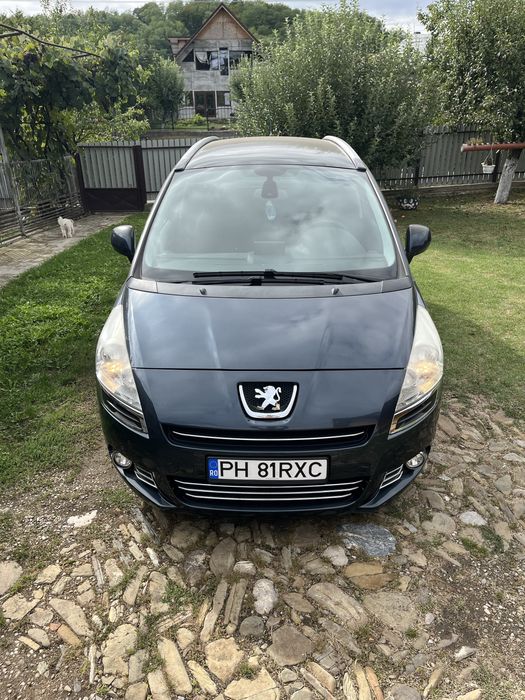 Peugeot 5008 2013