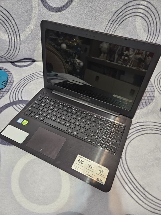 Laptop ASUS X556U
