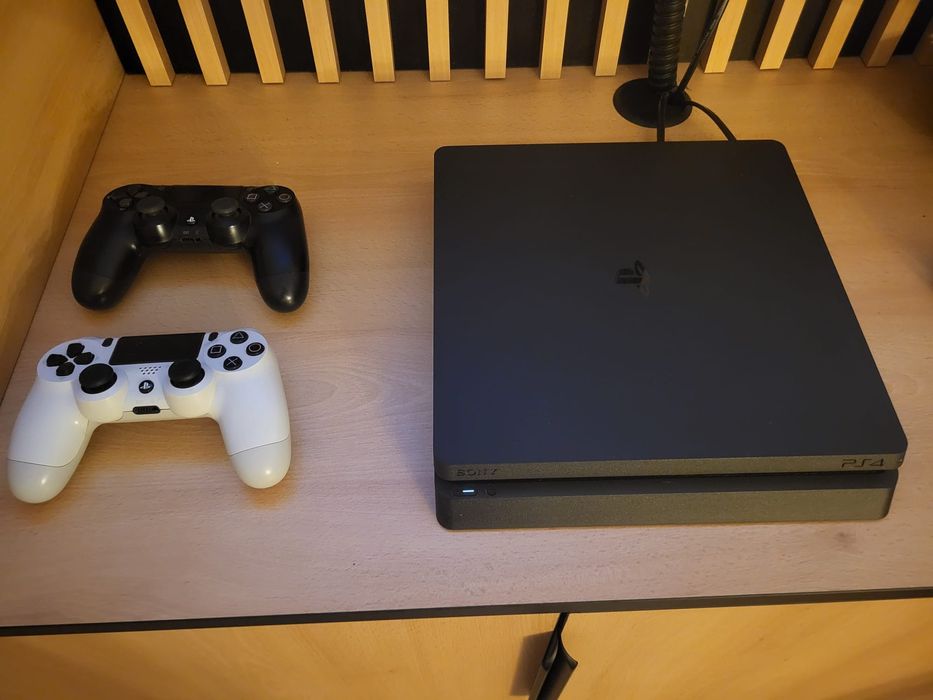 Play Station 4 Slim 1TB