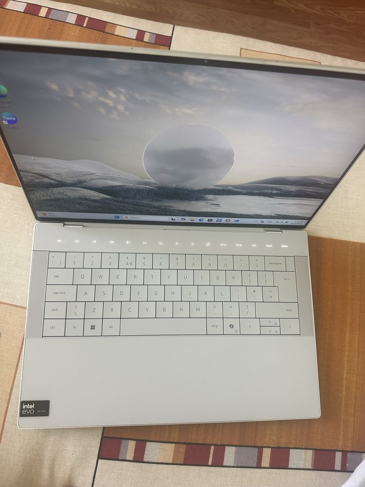 Dell XPS 9440 НОВ !