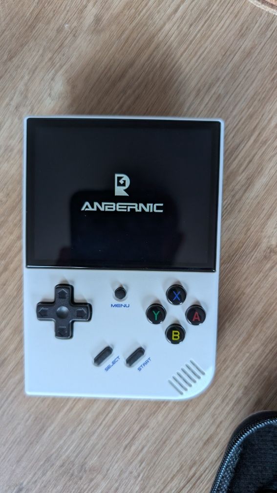 Anbernic RG35XX Plus - ретро конзола