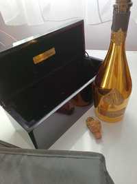 Кутия + бутилка от шампанско Armand de Brignac