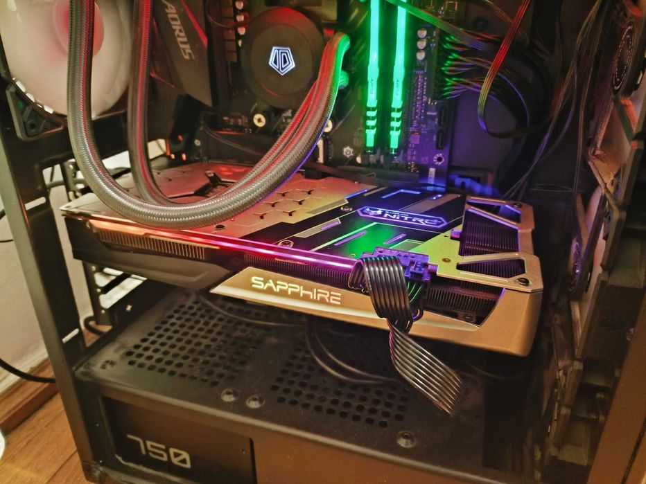 Placa VIDEO RX 5700 XT Sapphire Nitro+ 8GB